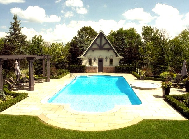 Picture of a large contemporary backyard fountain with a naturally shaped pool