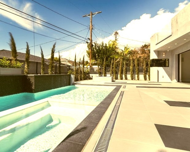 Contemporary Pool in Los Angeles