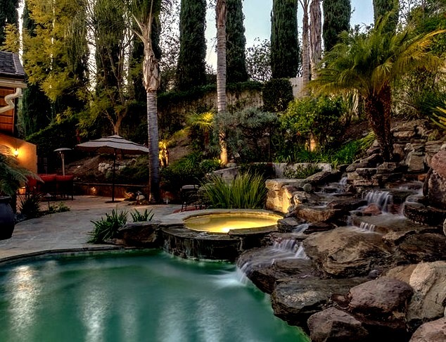 Natural Pool (Los Angeles)